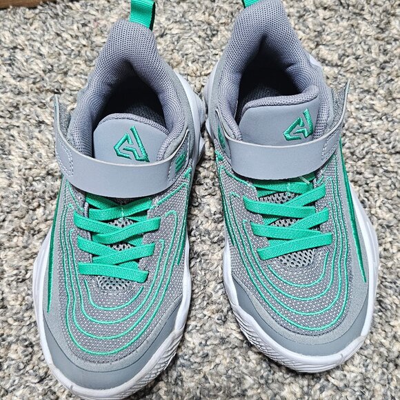 Nike Giannis Immortality 4 Smoke Grey Wolf Grey Dark Smoke Grey Stadium Green - Picture 2 of 5